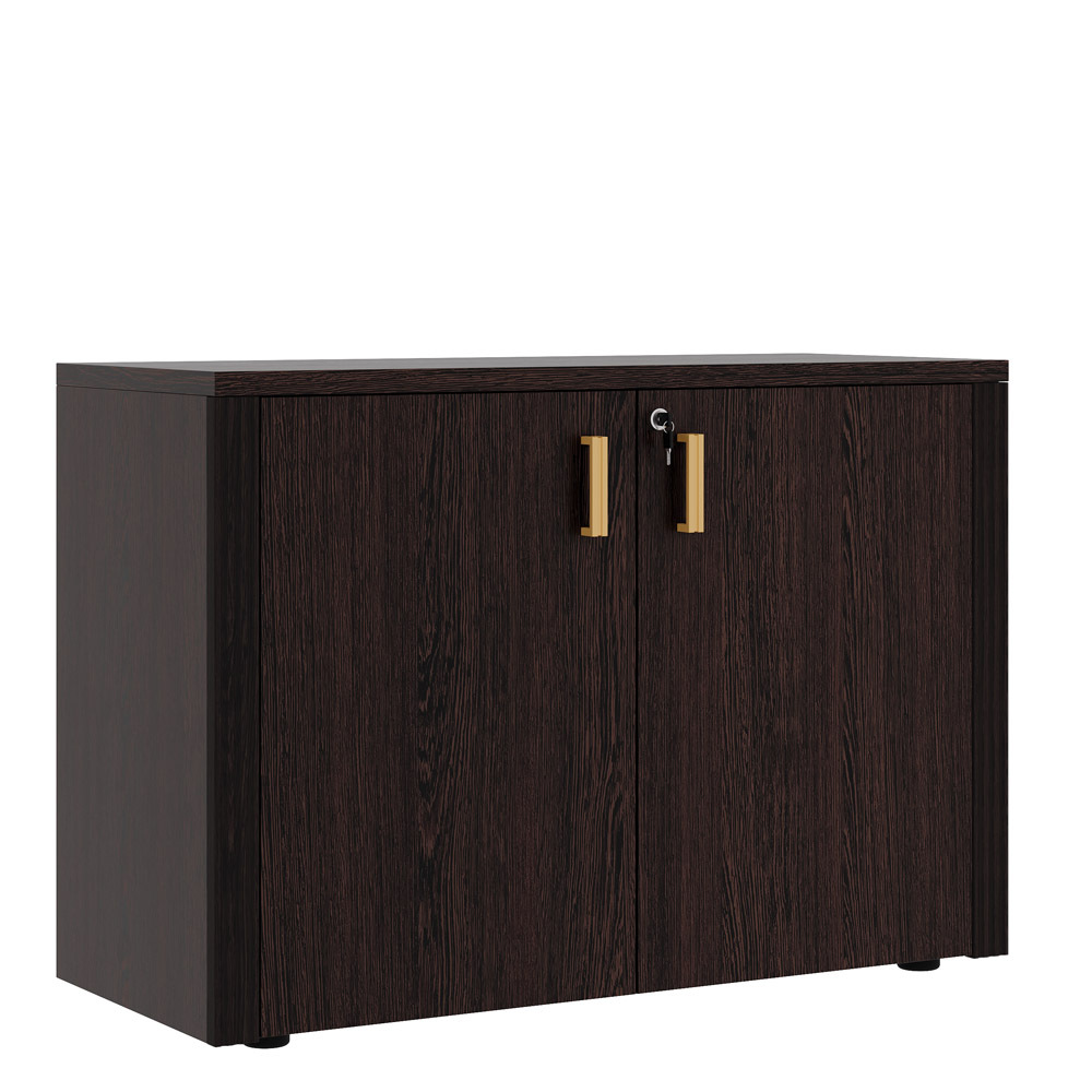 Креденция с декоративными элементами