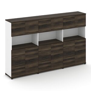 Шкаф три широкие секции, 4 ниши