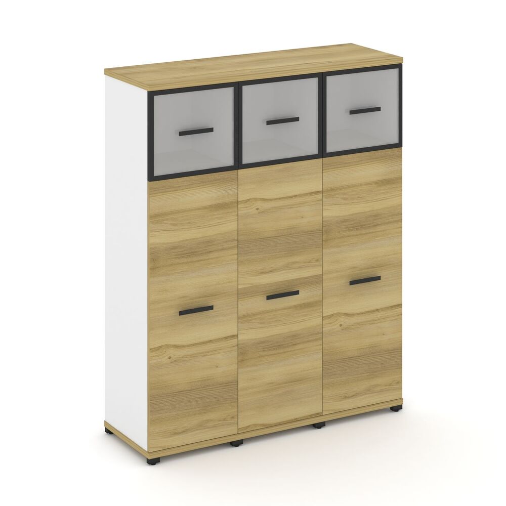 Шкаф три узкие секции, 4 ниши