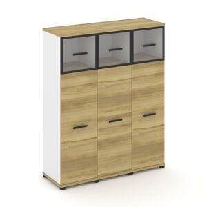 Шкаф три узкие секции, 4 ниши