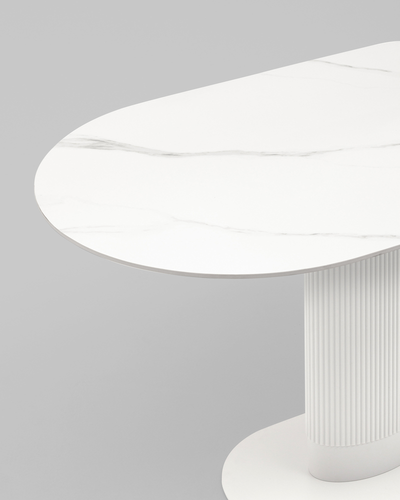 Стол обеденный