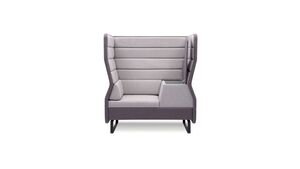 Кресло с высокой спинкой со столиком справа