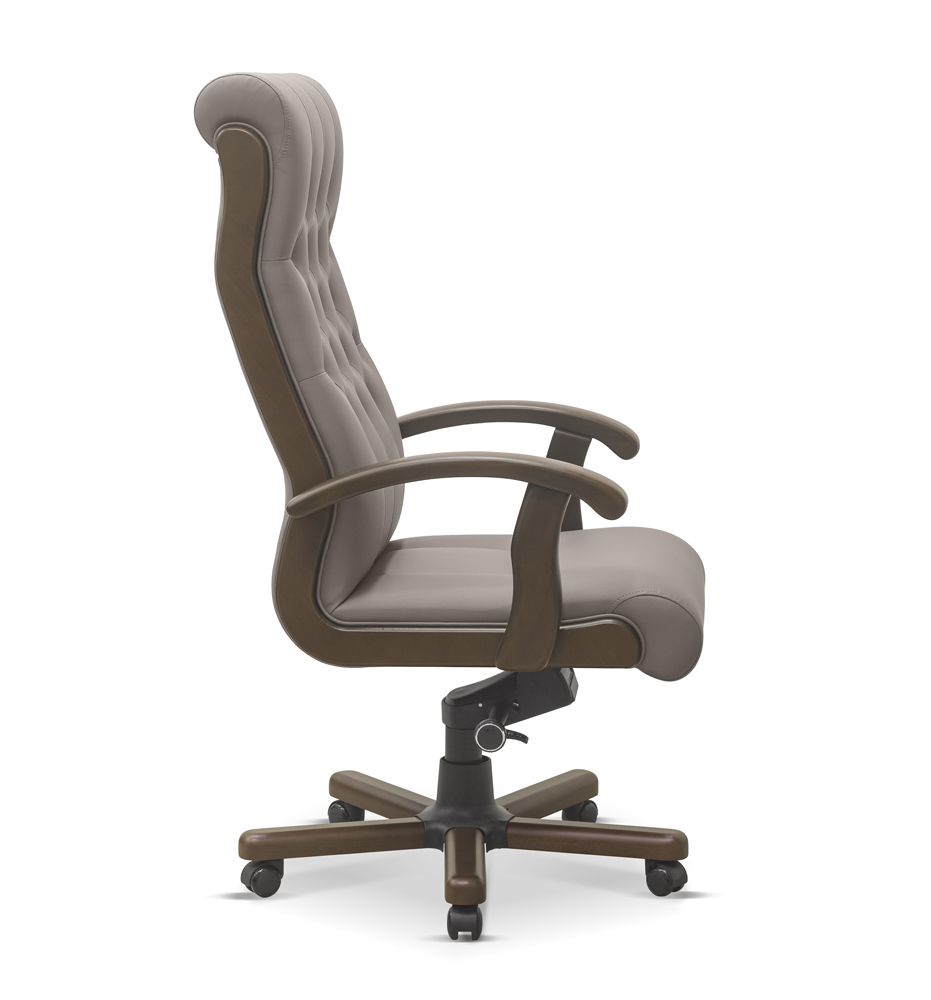 Кресло руководителя Status plus