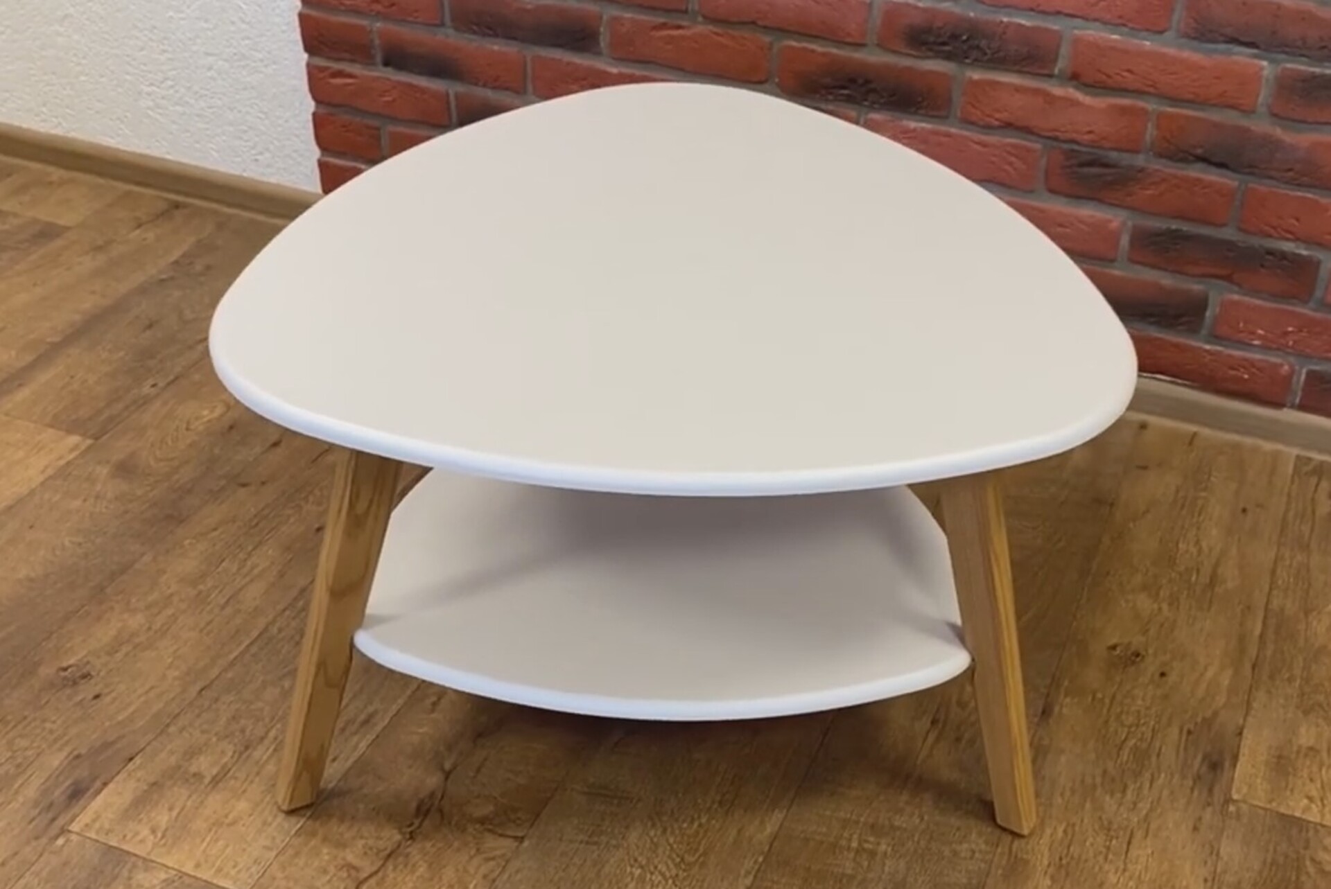 Стол журнальный видео.