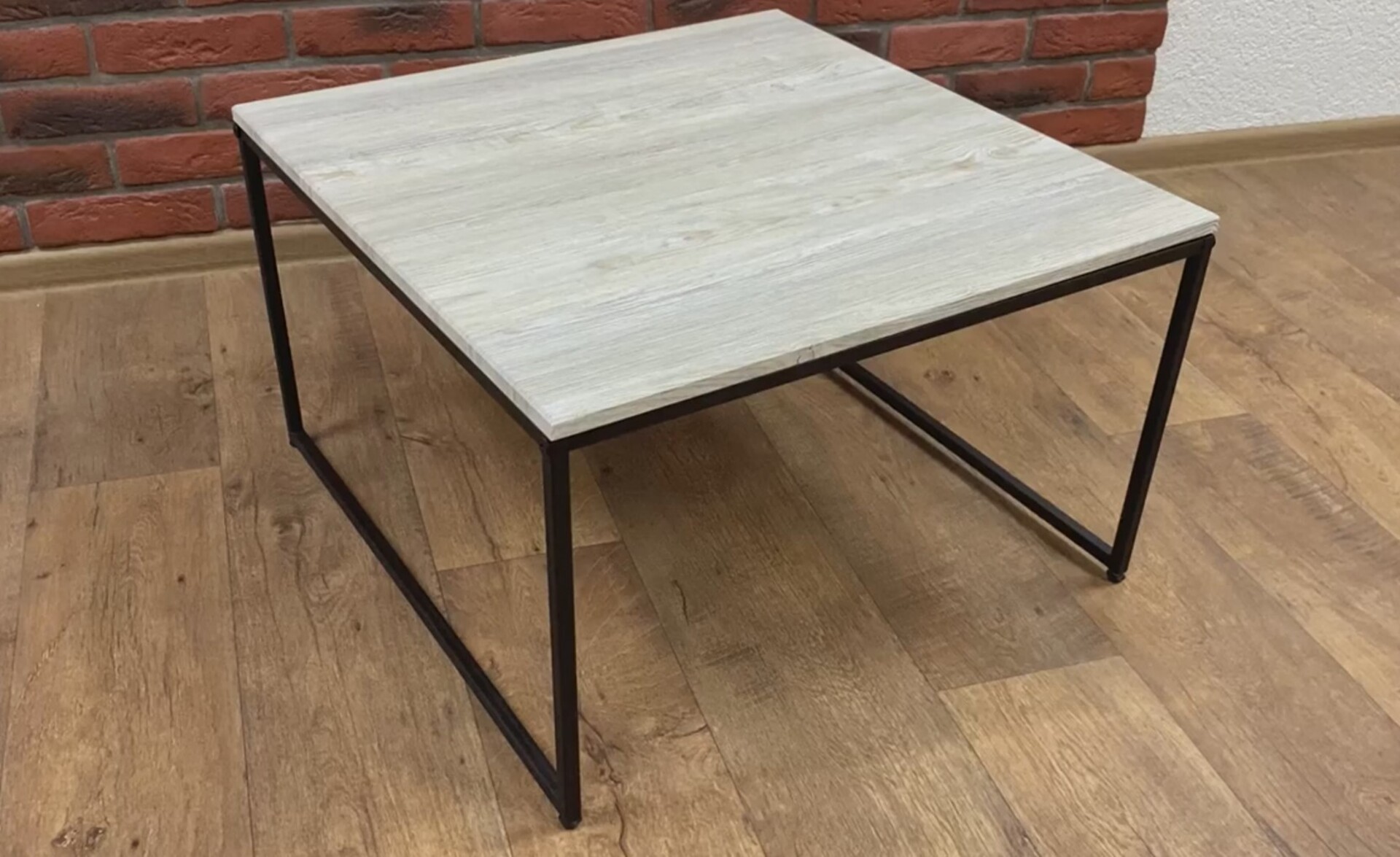 Стол журнальный видео.